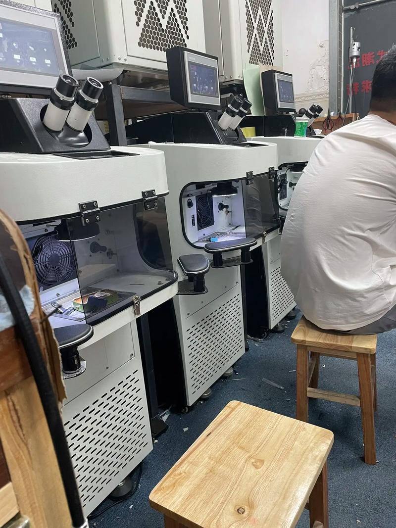 精工細(xì)作，璀璨生輝——珠寶首飾加工廠的開發(fā)與銷售之道