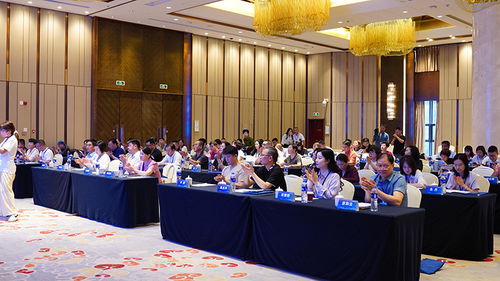 中老年文化藝術(shù)的嶄新舞臺(tái) 中國(guó)群眾文化學(xué)會(huì)中老年文化藝術(shù)交流委員會(huì)成立大會(huì)在合肥隆重召開(kāi)